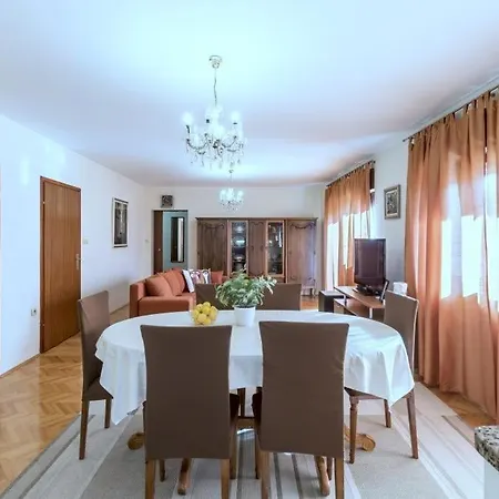 아파트 In Kastel Novi With Terrace, Air Conditioning, W-lan, Washing Machine 5104-1