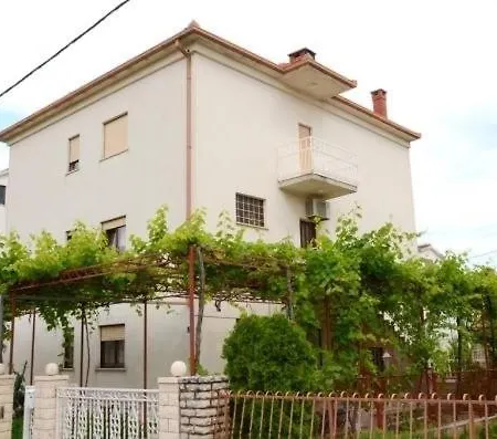 In Kastel Novi With Terrace, Air Conditioning, W-lan, Washing Machine 5104-1 *