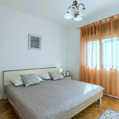 In Kastel Novi With Terrace, Air Conditioning, W-lan, Washing Machine 5104-1 * Kaštela