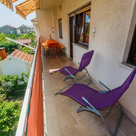 아파트 In Kastel Novi With Terrace, Air Conditioning, W-lan, Washing Machine 5104-1